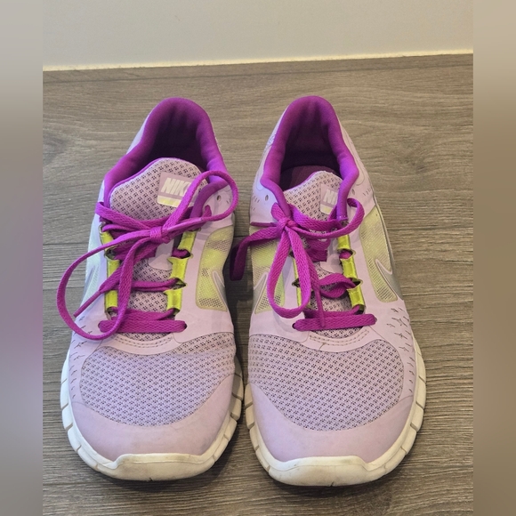 Nike trainers - Picture 2 of 2